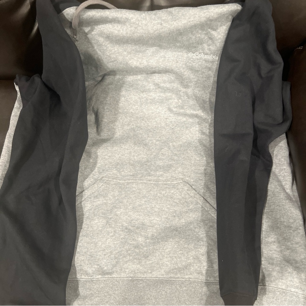 Columbia Men's Gray and Black Zip-Up Sweater